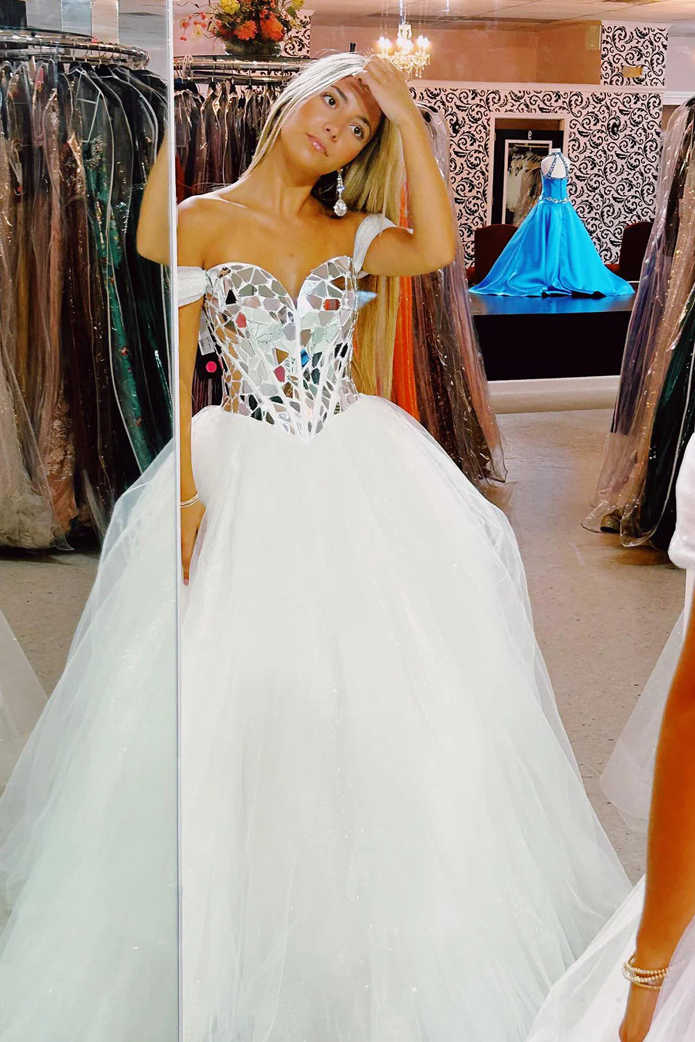 Vestidos de fiesta largos de tul con corte en A, hombros descubiertos y espejo de cristal tallado
