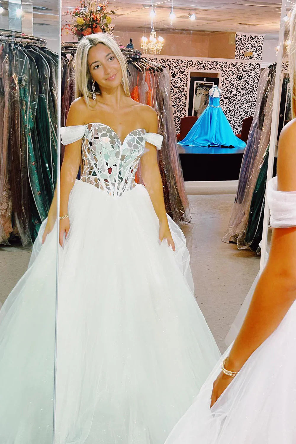 Vestidos de fiesta largos de tul con corte en A, hombros descubiertos y espejo de cristal tallado