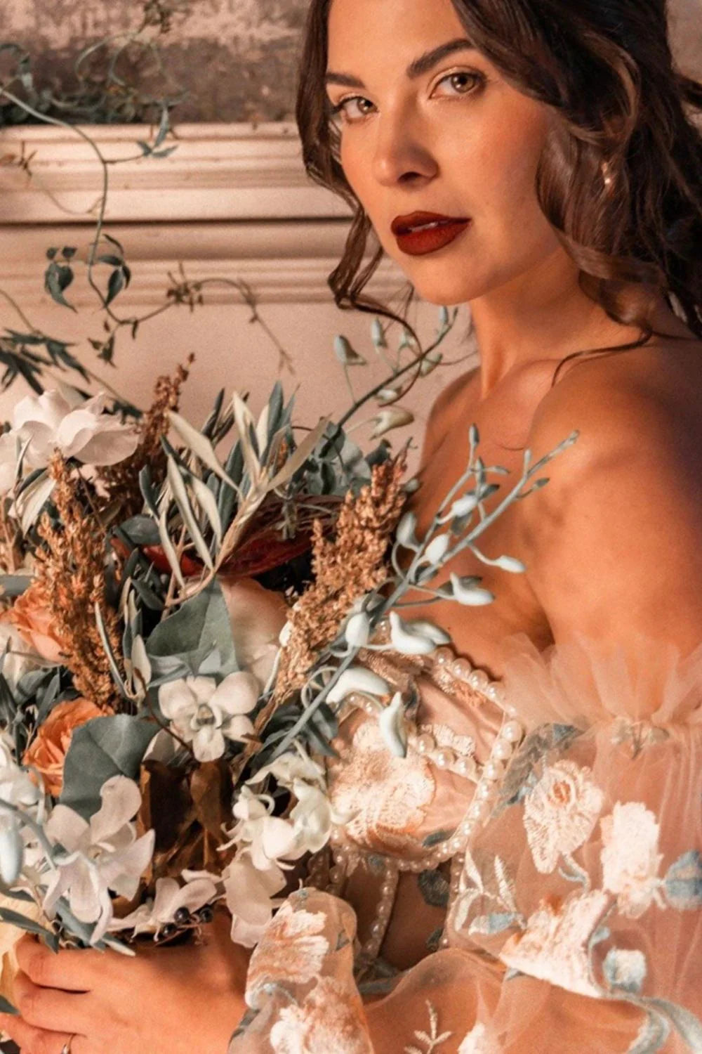 Vestidos de fiesta de tul con mangas largas y corte A con apliques y perlas