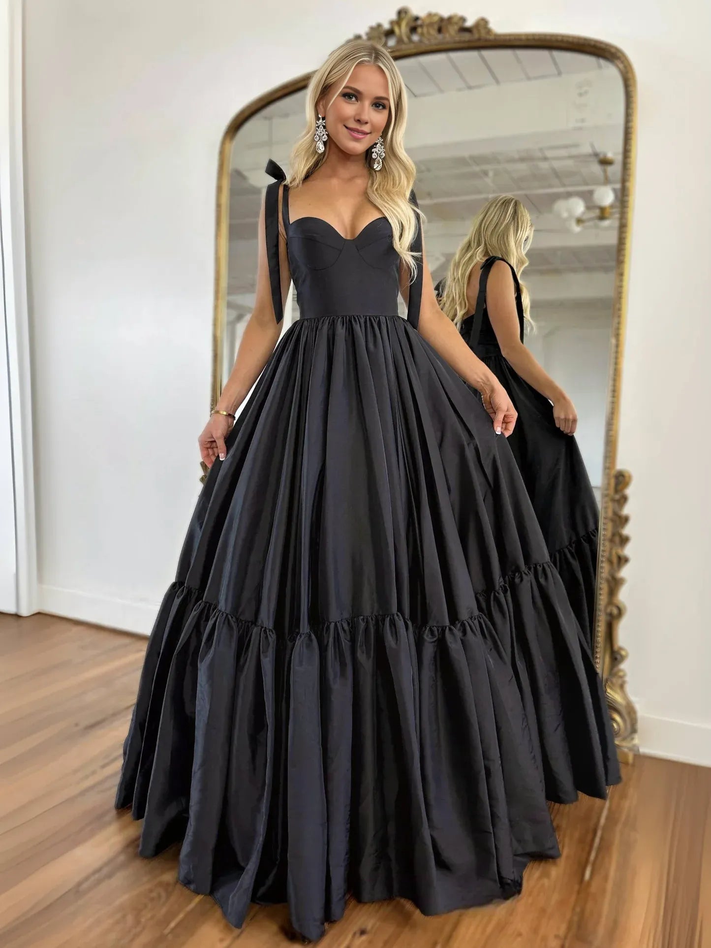 Vestido de fiesta largo negro de tafetán con escote corazón y corte en A de Amzcw. Vestido de noche largo negro. Tiendas de vestidos de fiesta.