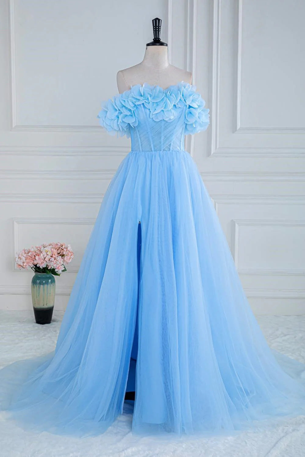 Vestidos de fiesta de tul con hombros descubiertos, corte en A y abertura con flores