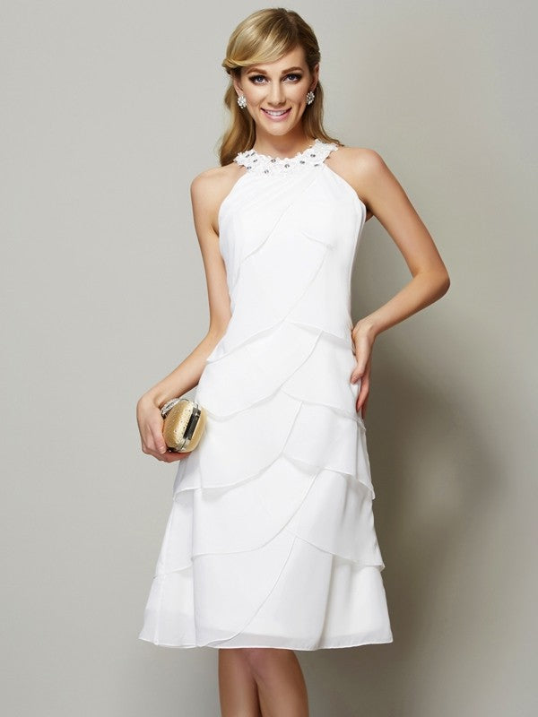 Vestidos de dama de honor cortos de gasa con escote barco, sin mangas y con abalorios