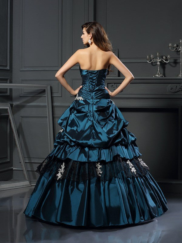 Vestidos de quinceañera largos de tafetán sin mangas con escote en forma de corazón y cuentas