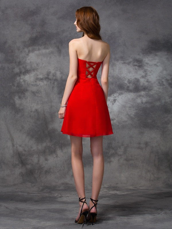 Vestidos de cóctel cortos de gasa con corte A/princesa, escote corazón, fruncidos, sin mangas