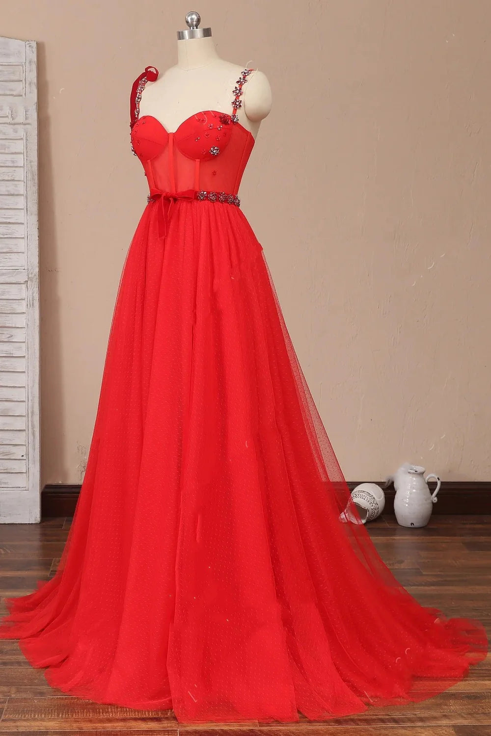 Vestidos de fiesta militares con cuentas y corte en A, tirantes de tul y escote corazón