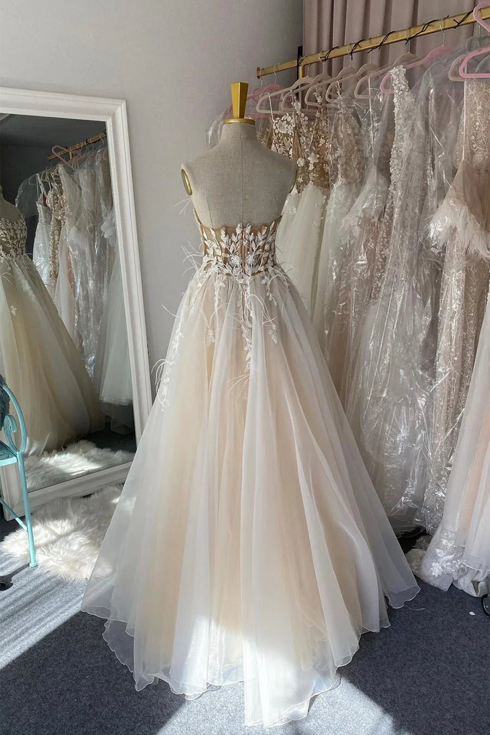 Vestidos de fiesta de tul con apliques, sin mangas, escote en V y corte princesa