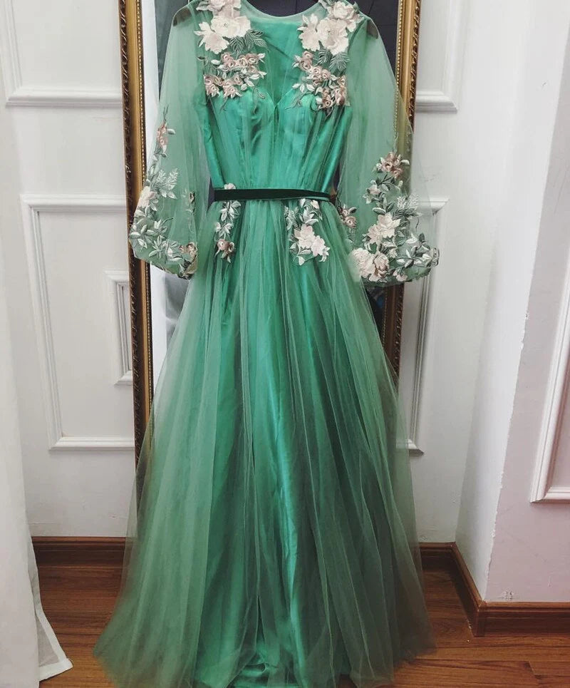 Vestidos de noche de tul con escote redondo y apliques en forma de A