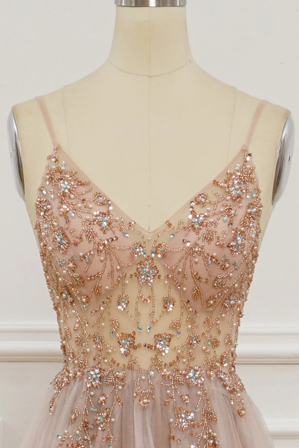 Vestidos de fiesta de tul con cuentas, escote en V profundo y tirantes finos en forma de A con abertura alta