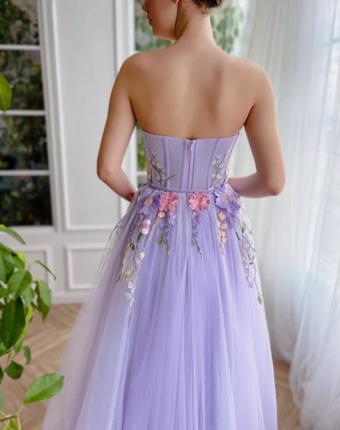 Vestidos de noche largos de tul con escote en forma de corazón y flores 3D