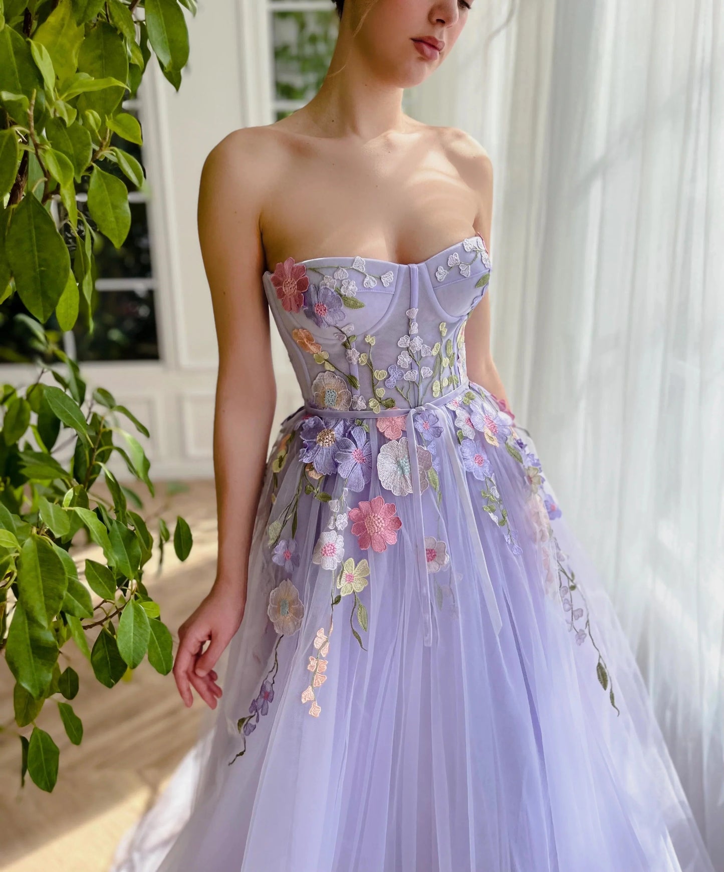 Vestidos de noche largos de tul con escote en forma de corazón y flores 3D