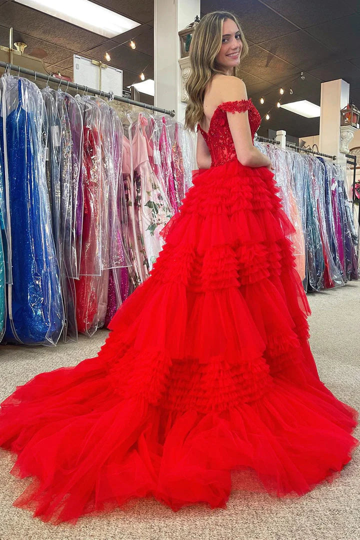 Vestido de fiesta largo con volantes, hombros descubiertos y tul en línea A