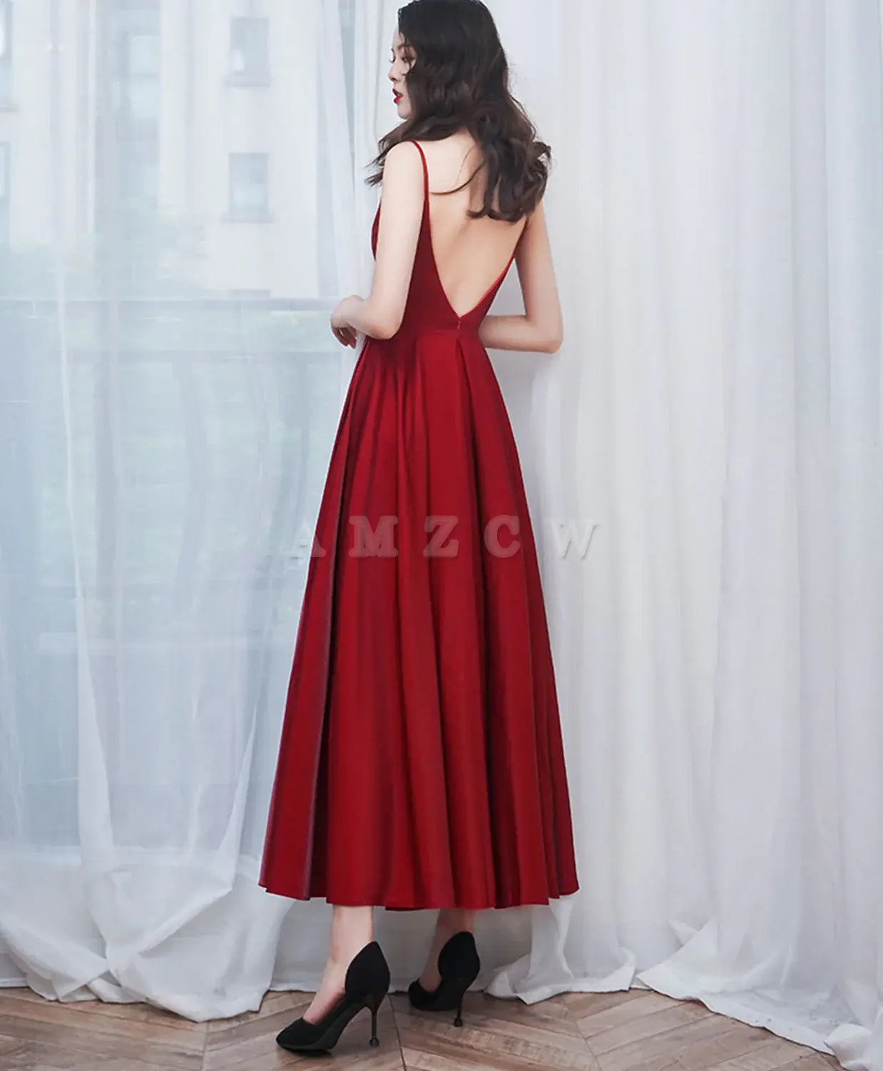 Vestido de fiesta de satén burdeos de corte A de Amzcw, vestido de dama de honor burdeos hasta la rodilla, vestido de fiesta en tienda