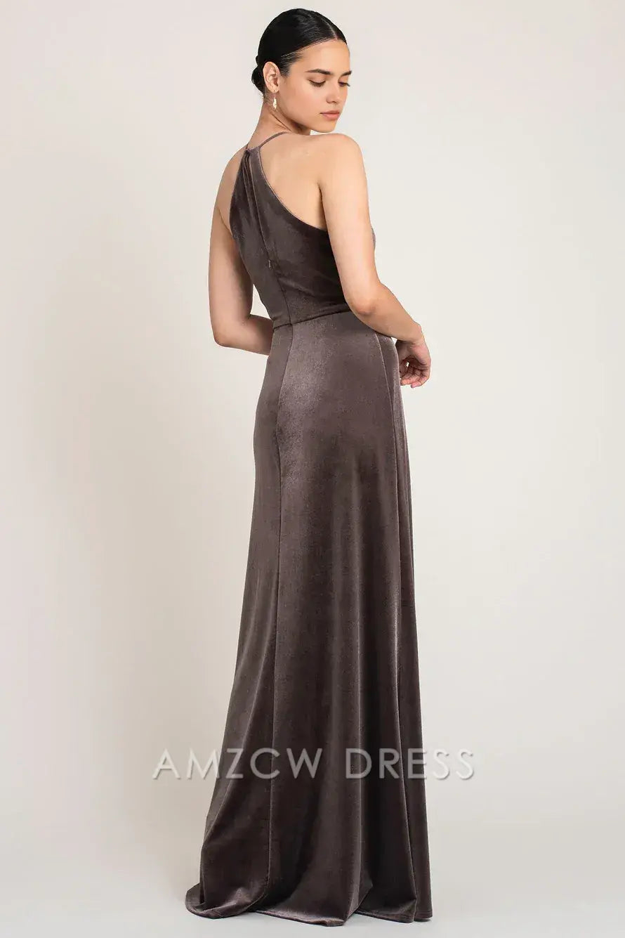 Amzcw Elegant Halter Neck Velvet Gown with Side Slit: Sophisticated Style for Formal Events