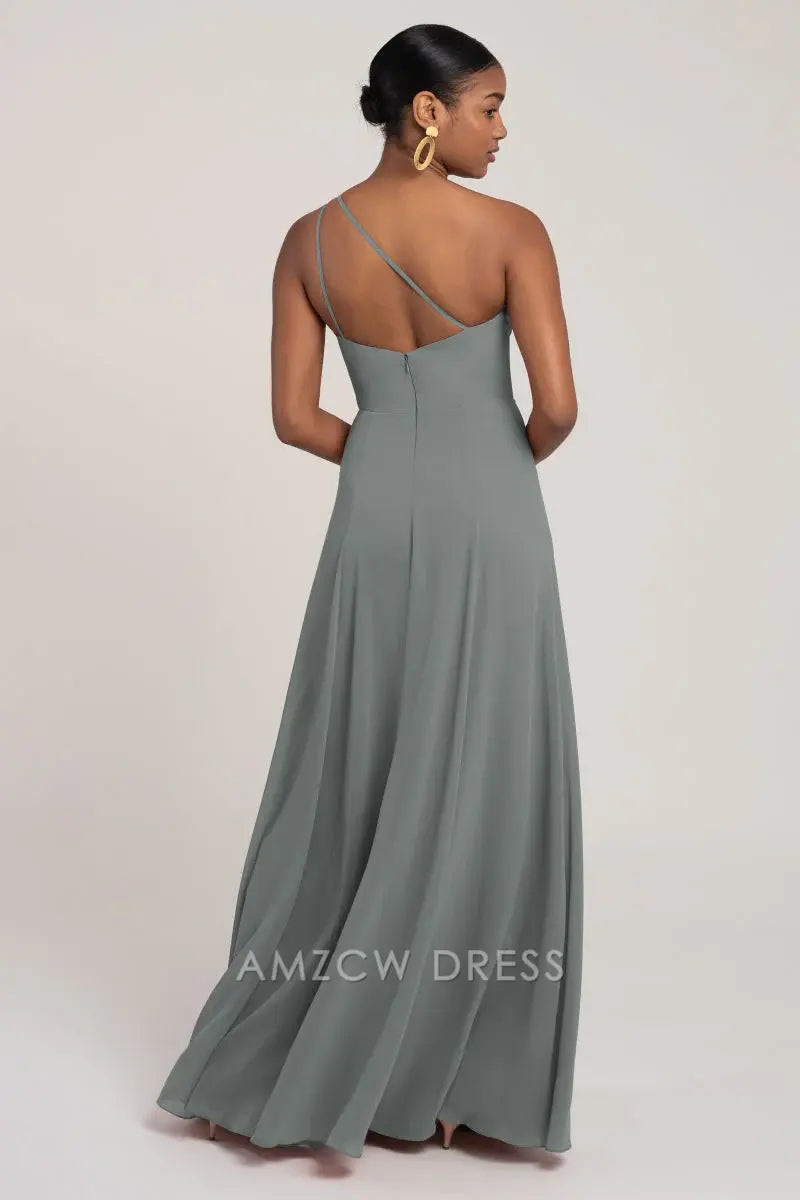Elegante vestido de gasa verde salvia de Amzcw con un solo hombro y abertura lateral para ocasiones formales