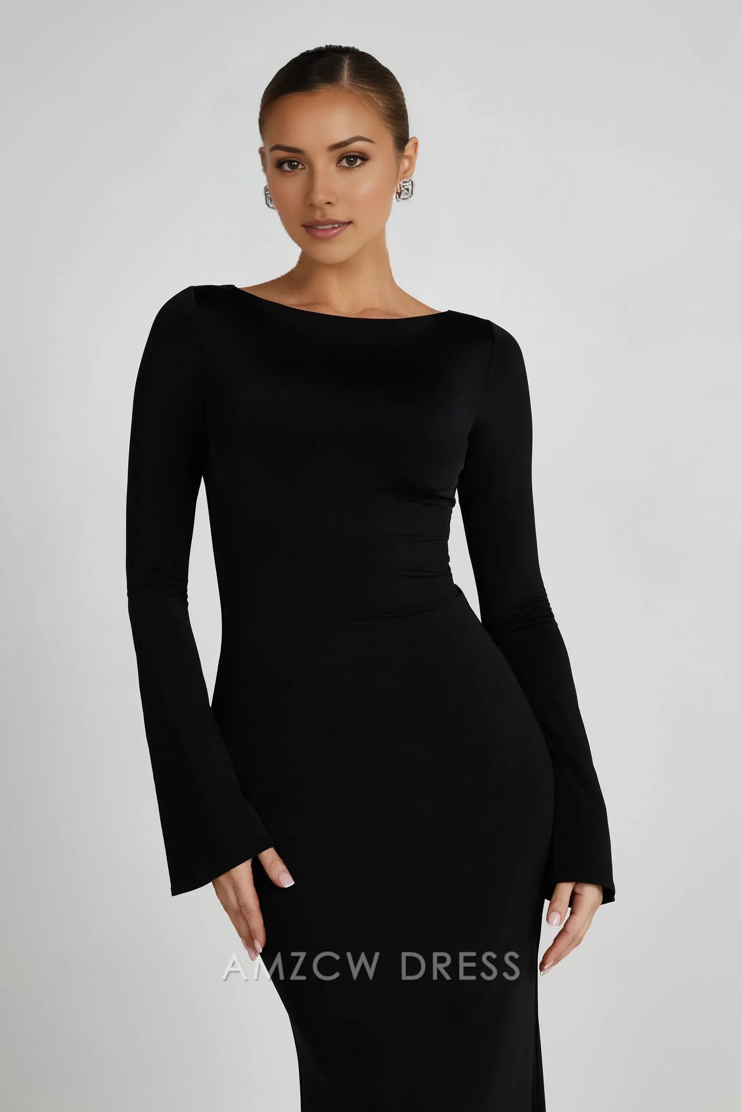 Elegante vestido largo de manga larga con escote barco de Amzcw: una opción atemporal para ocasiones formales.
