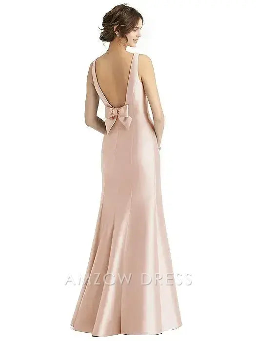Amzcw Elegant Sleeveless High - Neck Satin Gown with Side Slit: Graceful Sophistication