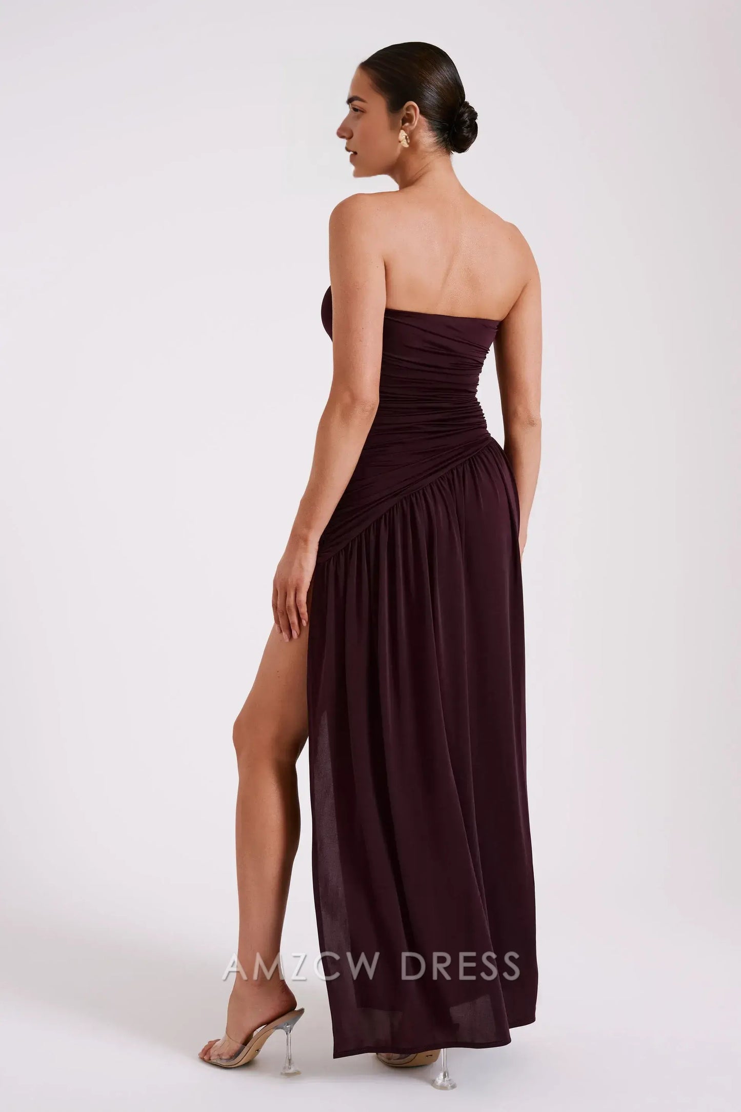 Elegante vestido largo sin tirantes Amzcw con diseño fruncido asimétrico y abertura alta para fiestas