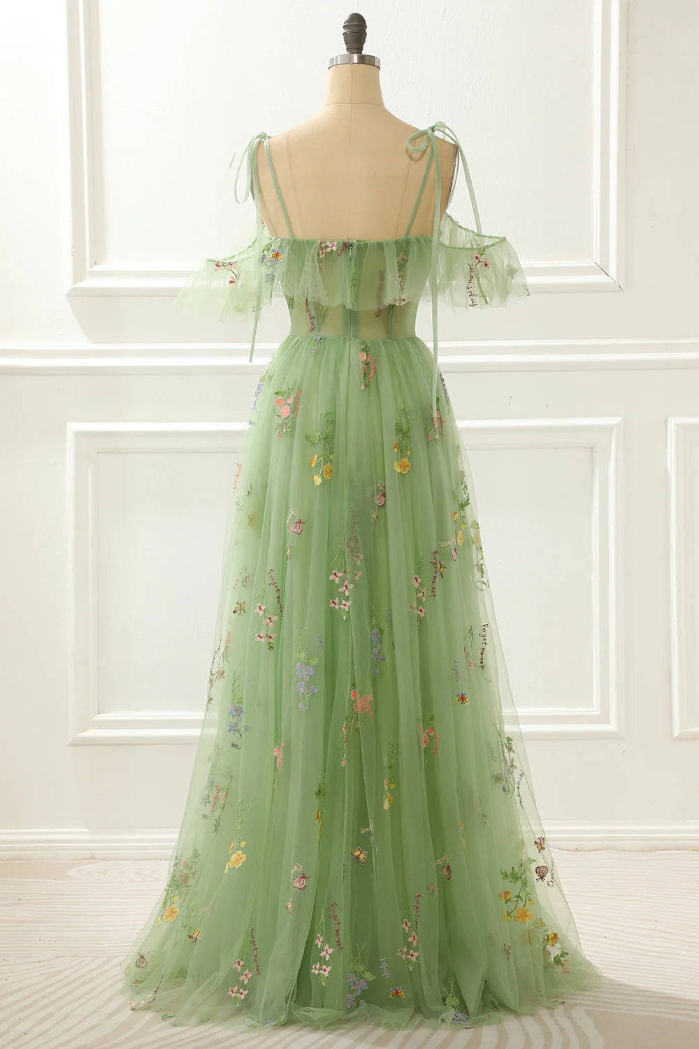 Vestidos de noche de graduación con tirantes finos, escote en V y espalda abierta