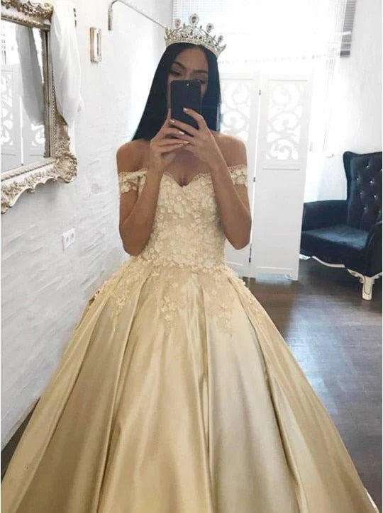 Ball Gown Champagne Gold Satin Quinceanera Dresses Appliques Lace Prom Dresses