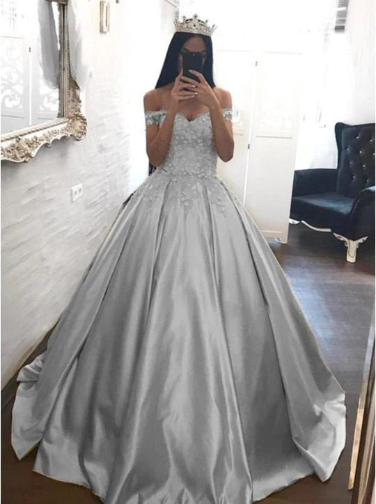 Ball Gown Champagne Gold Satin Quinceanera Dresses Appliques Lace Prom Dresses