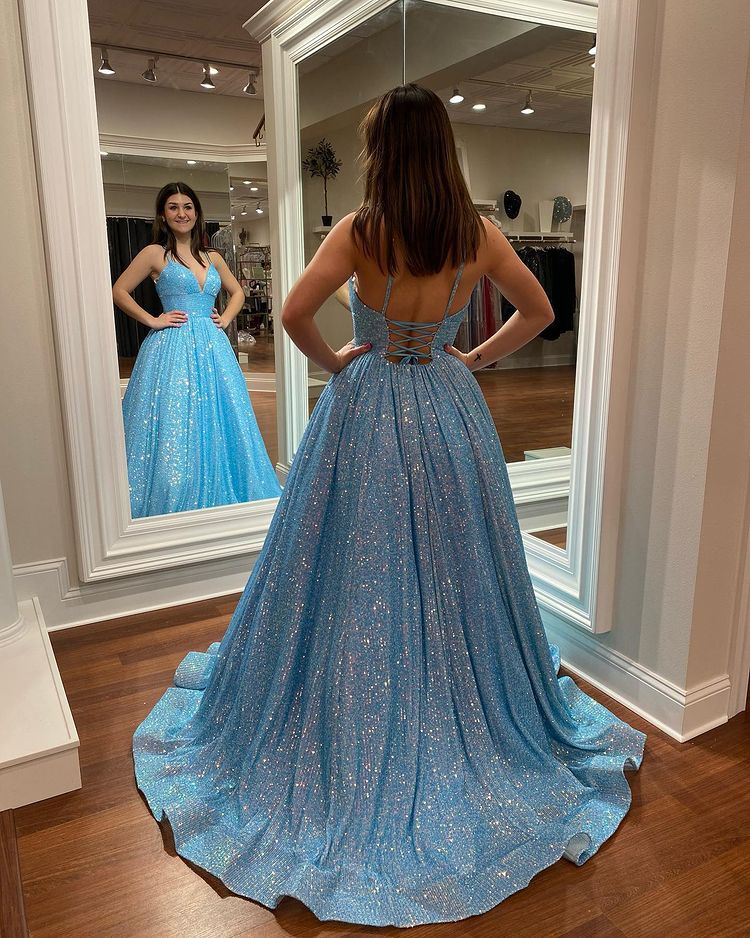 Vestido de fiesta largo con lentejuelas azul claro y escote en V para noche