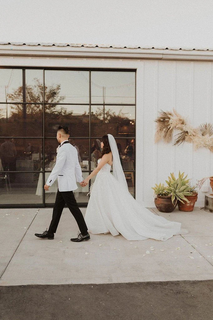Ball Gown Strapless Sweetheart Ivory Wedding Dresses with Appliques