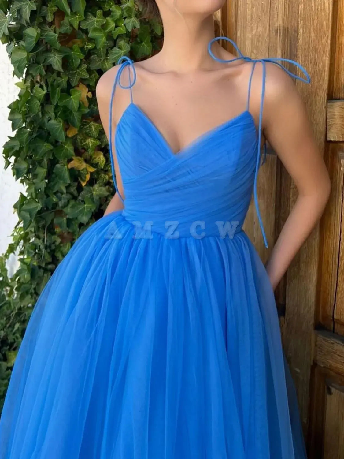 Vestido de fiesta corto de tul con escote en V azul de Amzcw, vestido de fiesta azul para regreso a casa, vestido de fiesta en tienda.