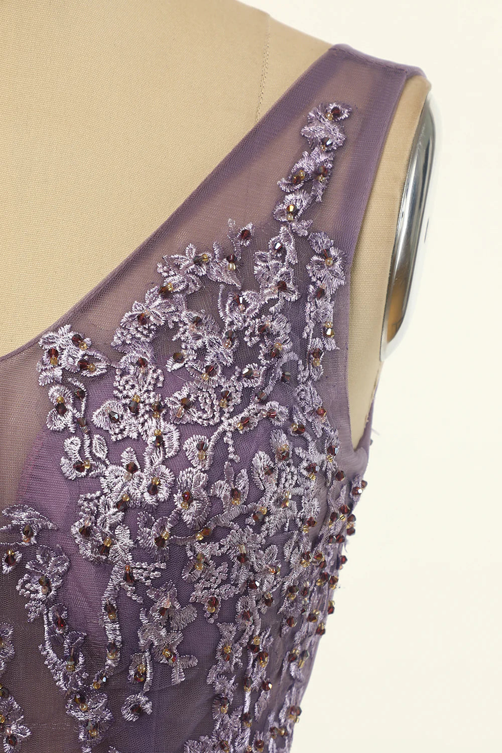 Vestido de fiesta de tul morado con corte A