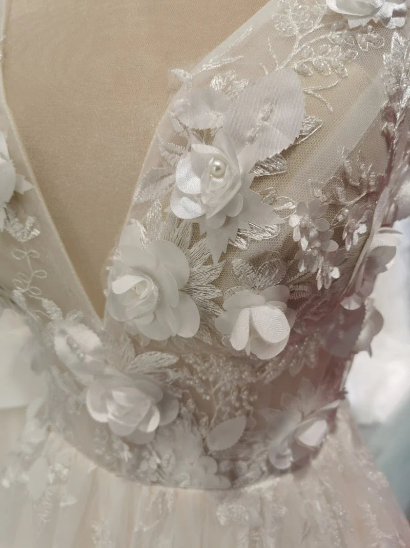 A Line Ivory V Neck Country Wedding Dresses With Appliques