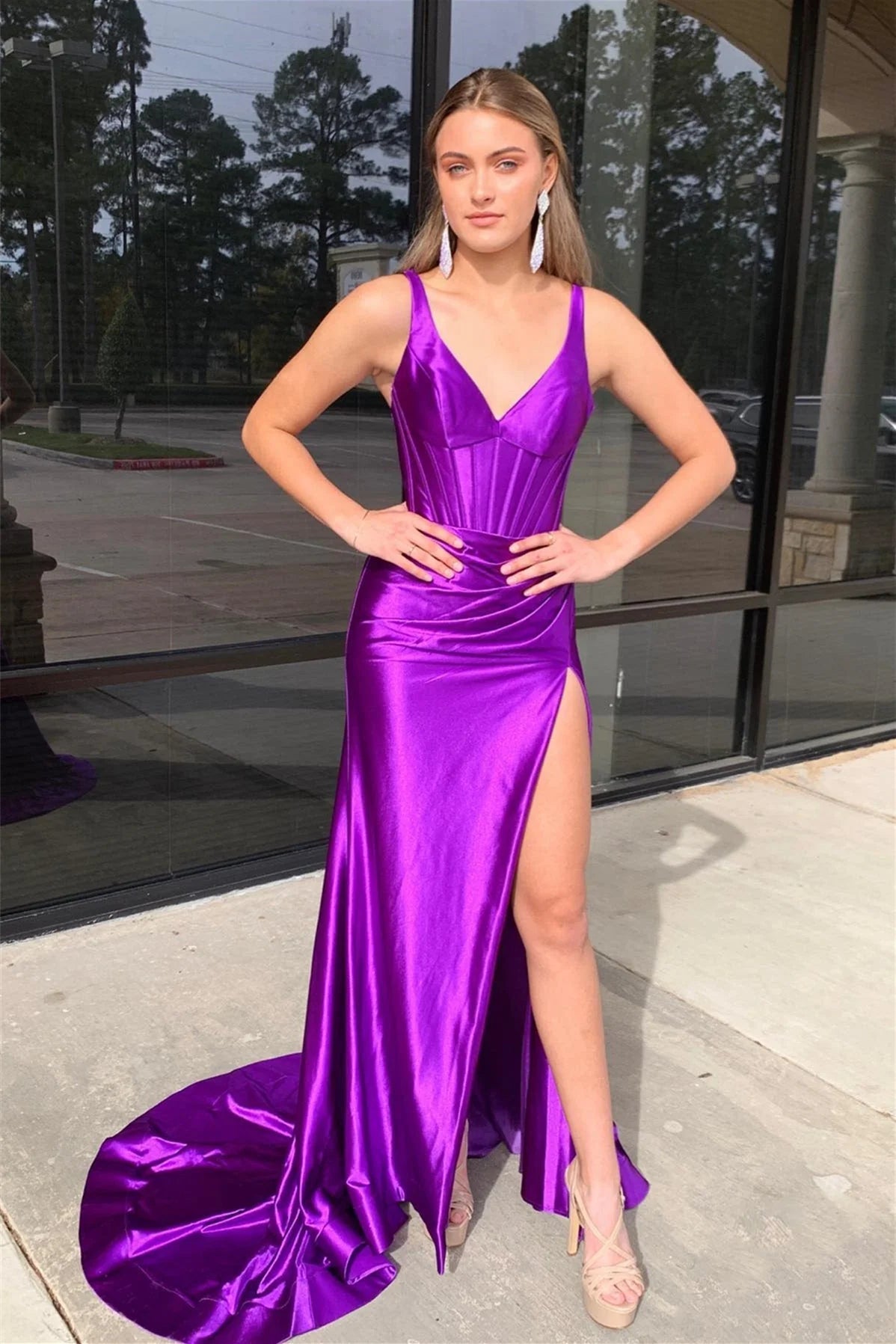 Vestidos de fiesta con escote en V, sirena, espalda descubierta y tirantes finos