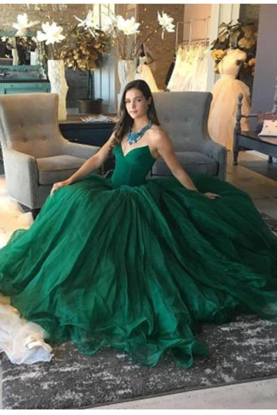 Elegante vestido de fiesta verde con escote corazón, sin tirantes y sin mangas para quinceañera