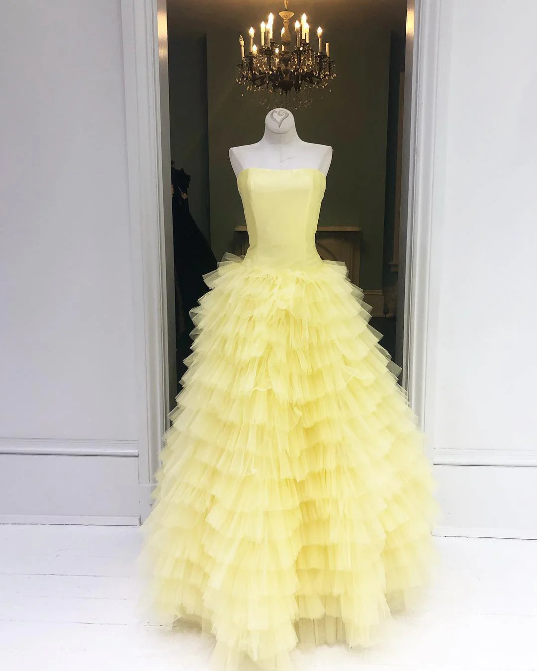 Elegantes vestidos de fiesta amarillos sin tirantes hasta el suelo, vestidos de quinceañera