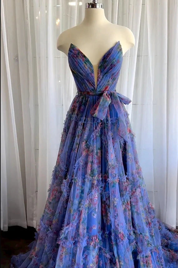 Vestido de fiesta sin mangas con escote en V, corte A y cola larga con estampado floral multicolor