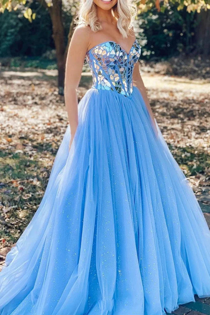 Hola chicas, exquisitos vestidos de fiesta largos de tul con escote en forma de corazón.
