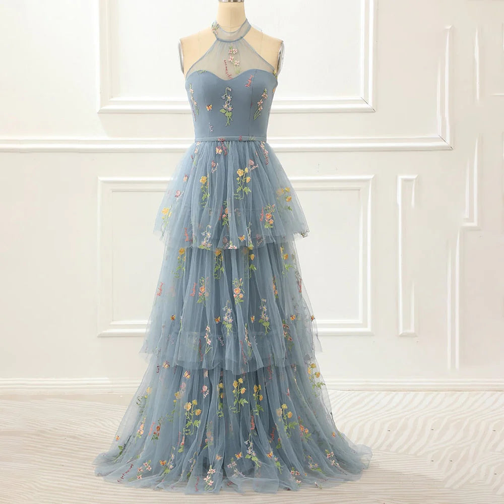 Vestidos de noche con cuello halter de tul y apliques en forma de A hasta el suelo