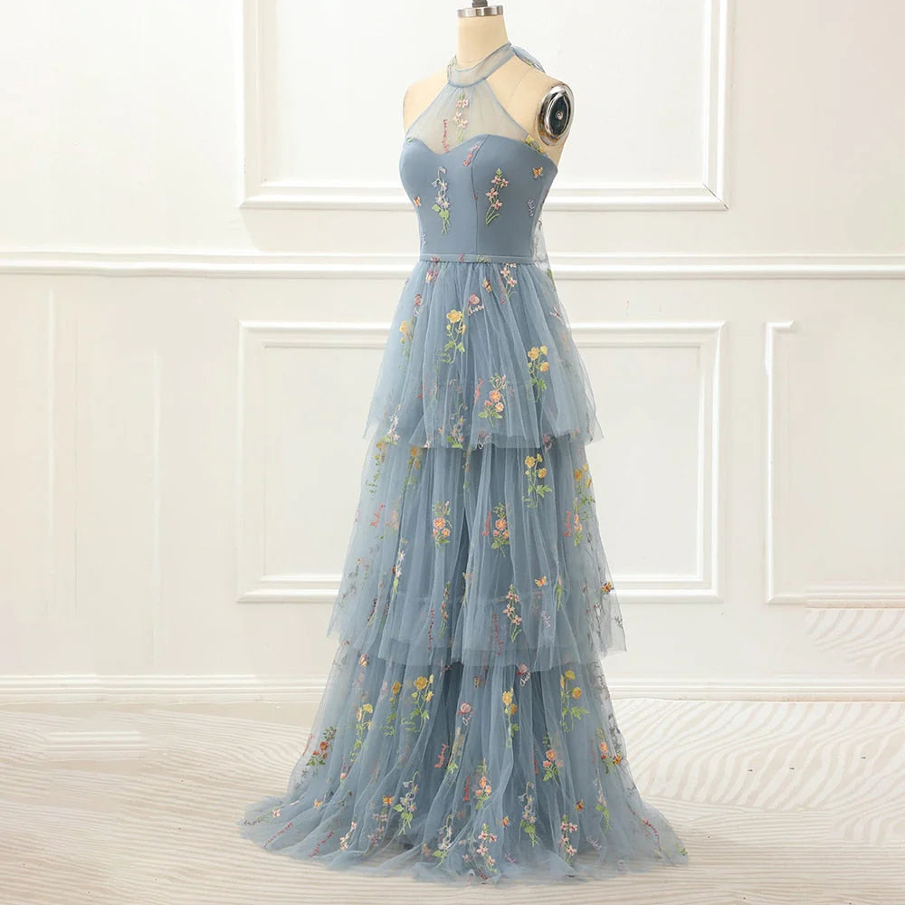 Vestidos de noche con cuello halter de tul y apliques en forma de A hasta el suelo
