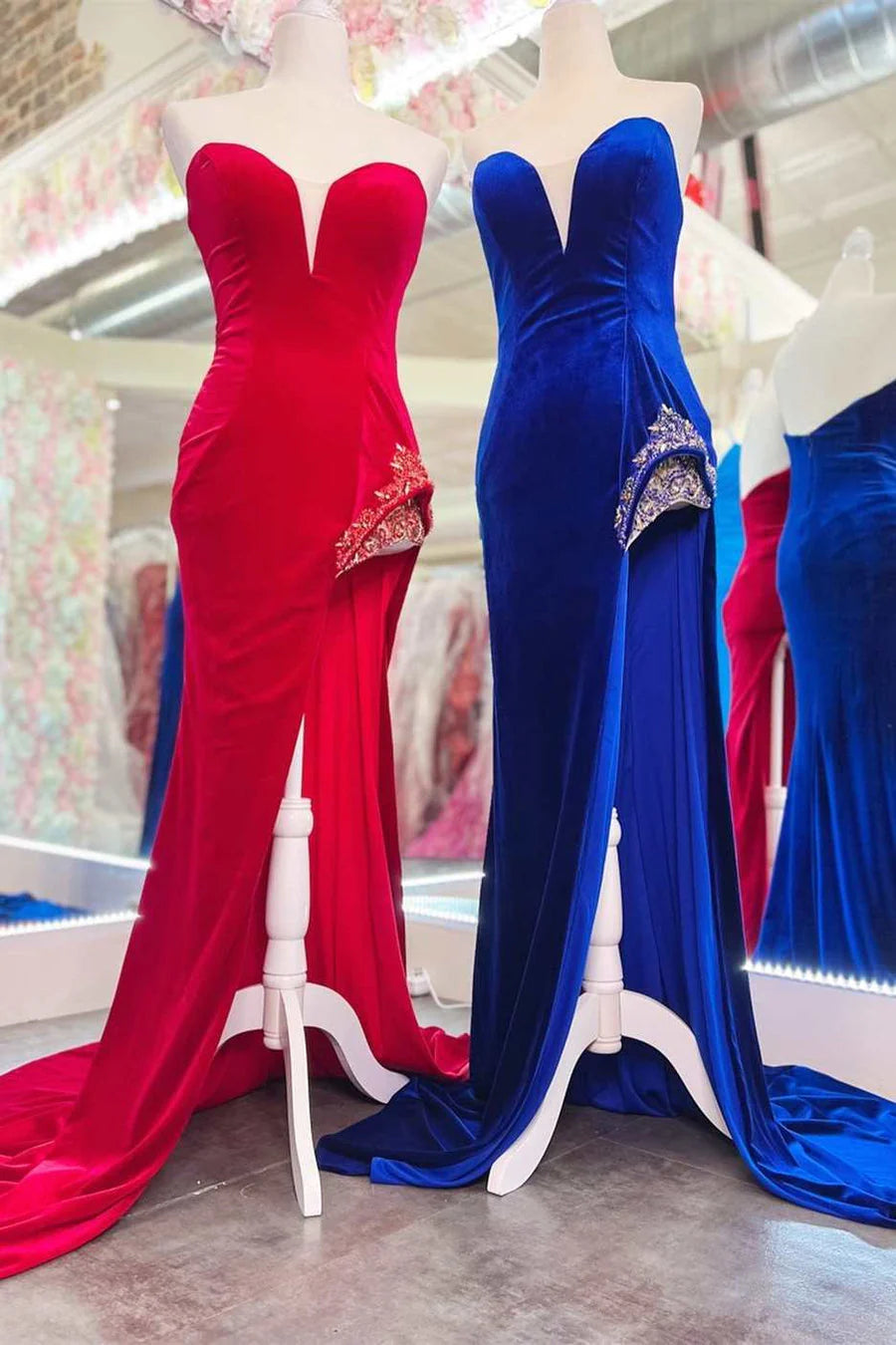 Nuevos vestidos de fiesta de sirena con escote corazón de terciopelo y abertura