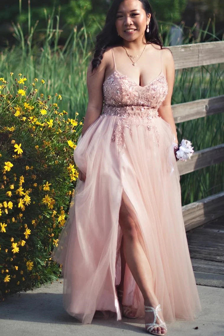Hermosos vestidos de fiesta de tul con escote en V, tirantes finos y corte A de talla grande con cuentas