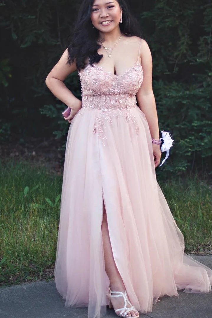 Hermosos vestidos de fiesta de tul con escote en V, tirantes finos y corte A de talla grande con cuentas