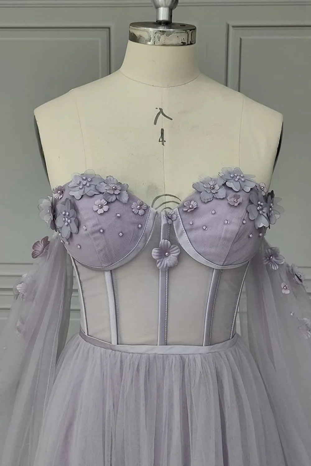 Vestidos de fiesta de tul con escote corazón y flores hechas a mano con cordones