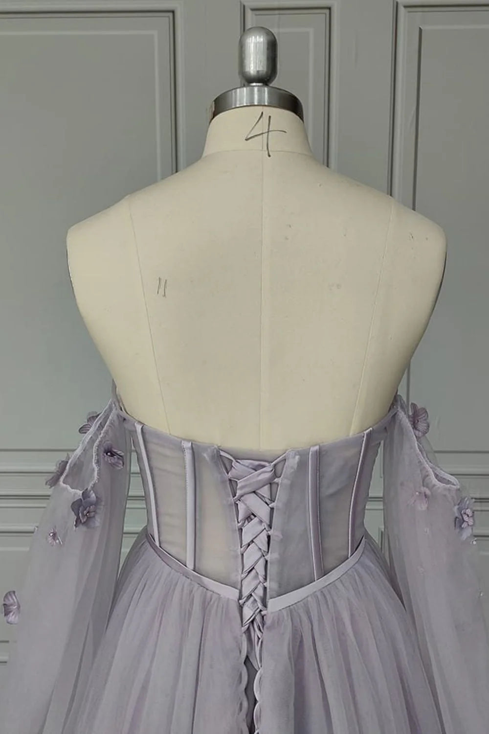 Vestidos de fiesta de tul con escote corazón y flores hechas a mano con cordones