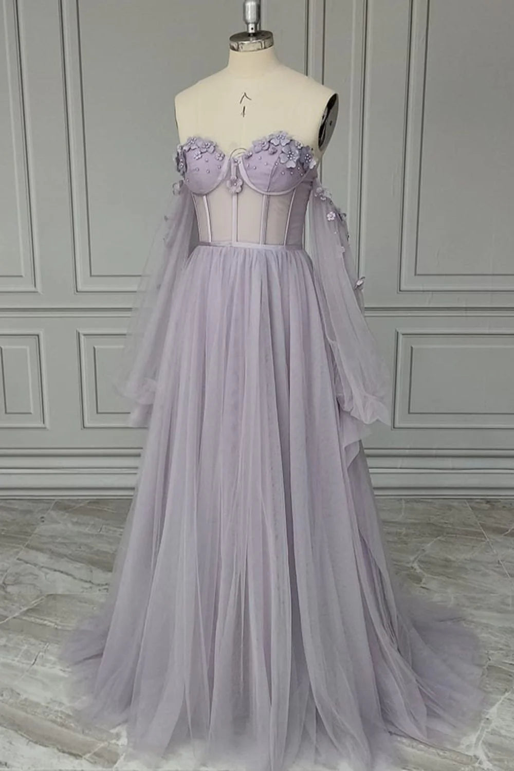 Vestidos de fiesta de tul con escote corazón y flores hechas a mano con cordones