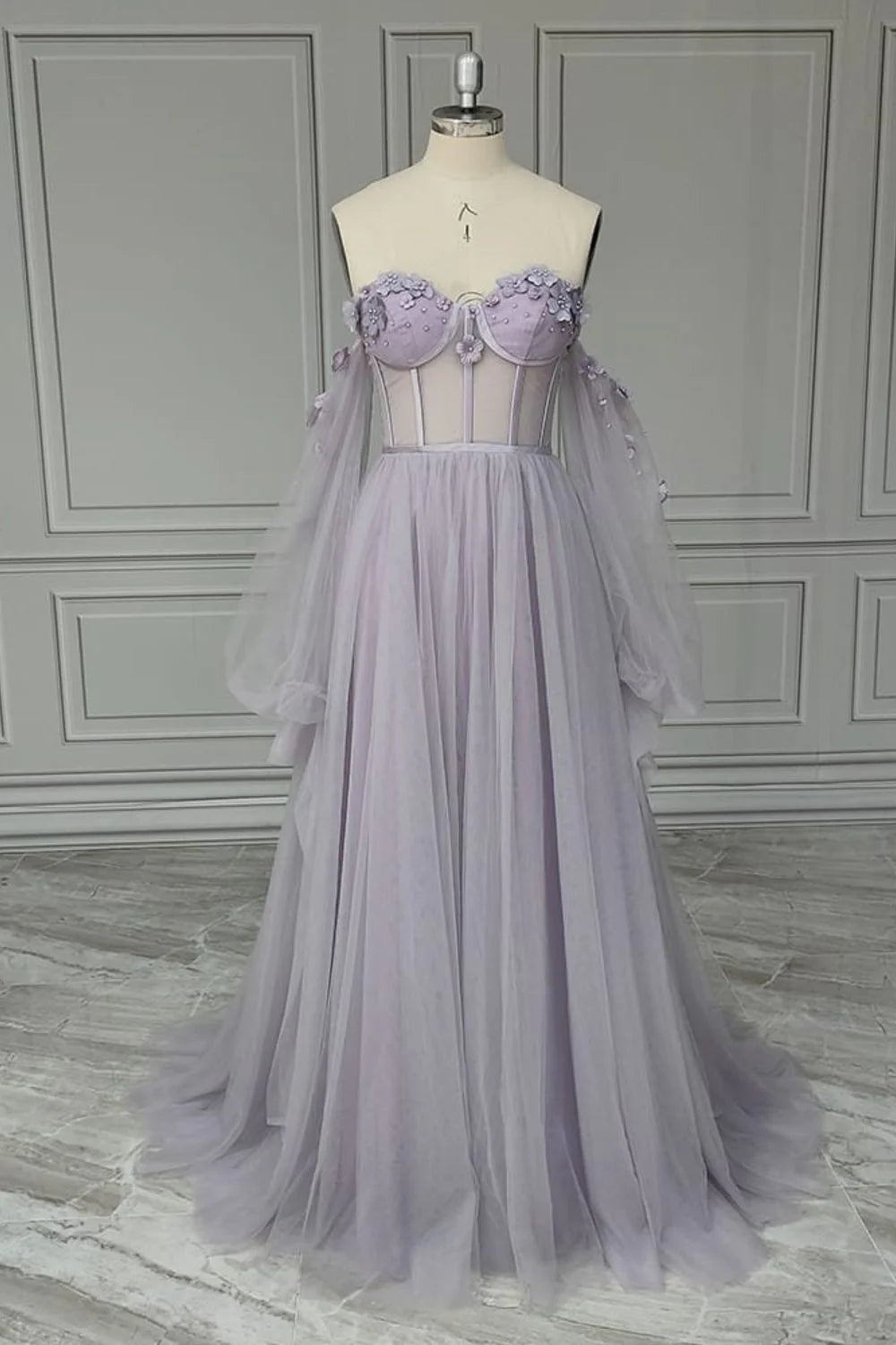 Vestidos de fiesta de tul con escote corazón y flores hechas a mano con cordones
