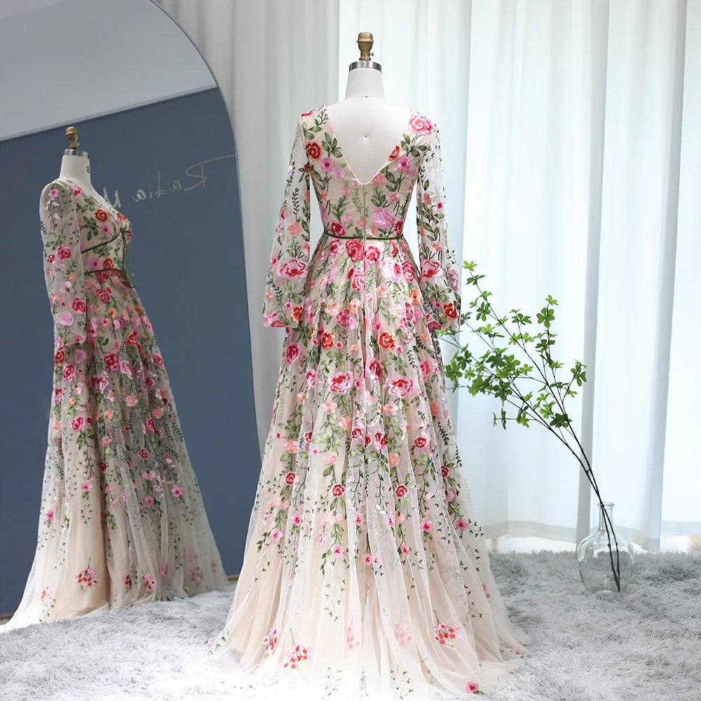 Vestidos de fiesta de corte A con apliques de tul y escote en V con mangas largas