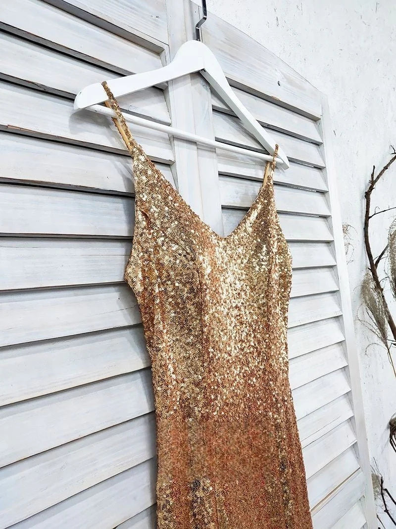 Vestidos de fiesta de sirena con tirantes finos, abertura lateral y espalda descubierta.