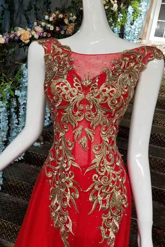 Vestidos de princesa rojos de Sister, corte A, con cordones, escote redondo y apliques dorados