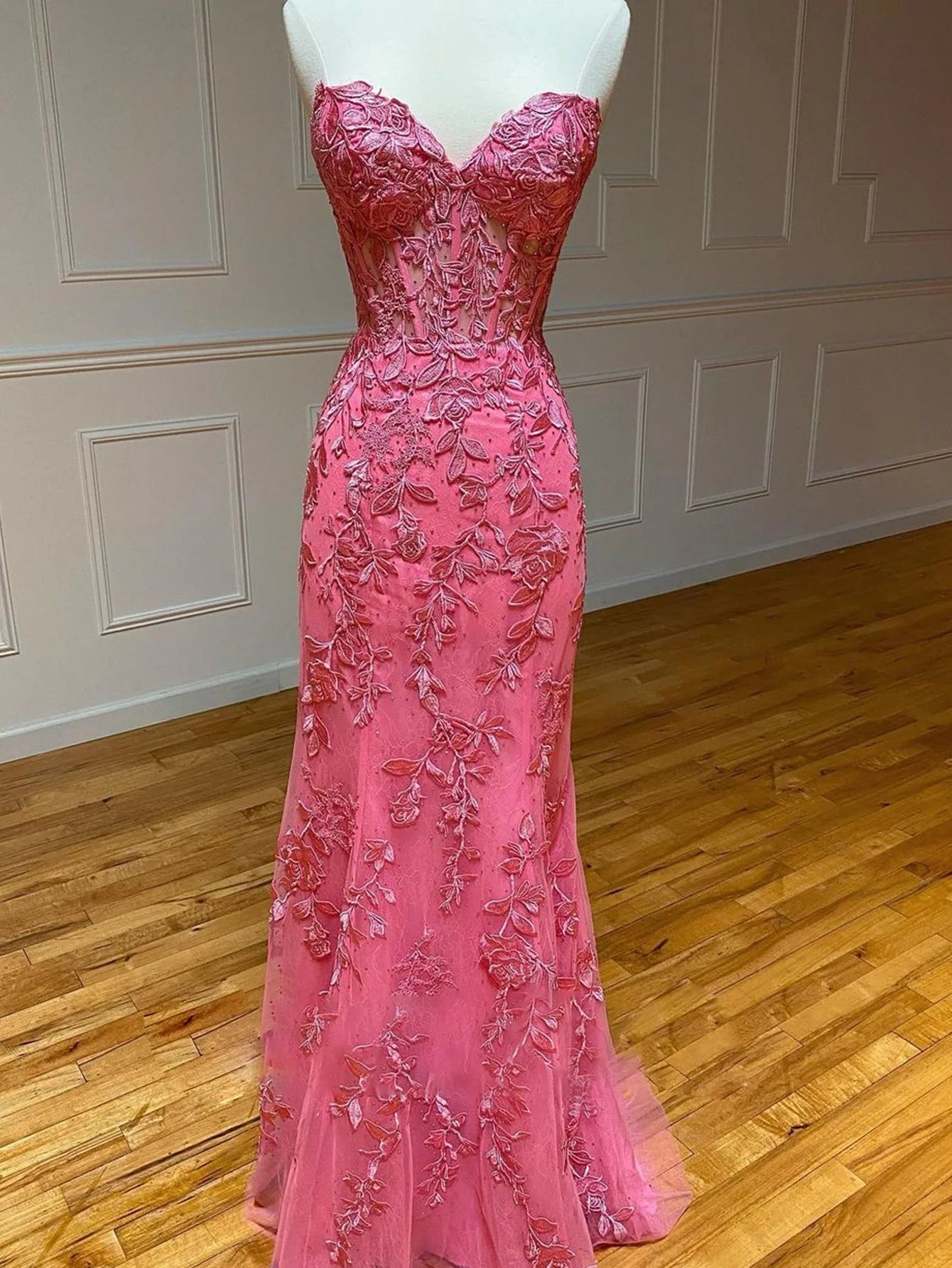 Vestido de fiesta largo de encaje de sirena con apliques