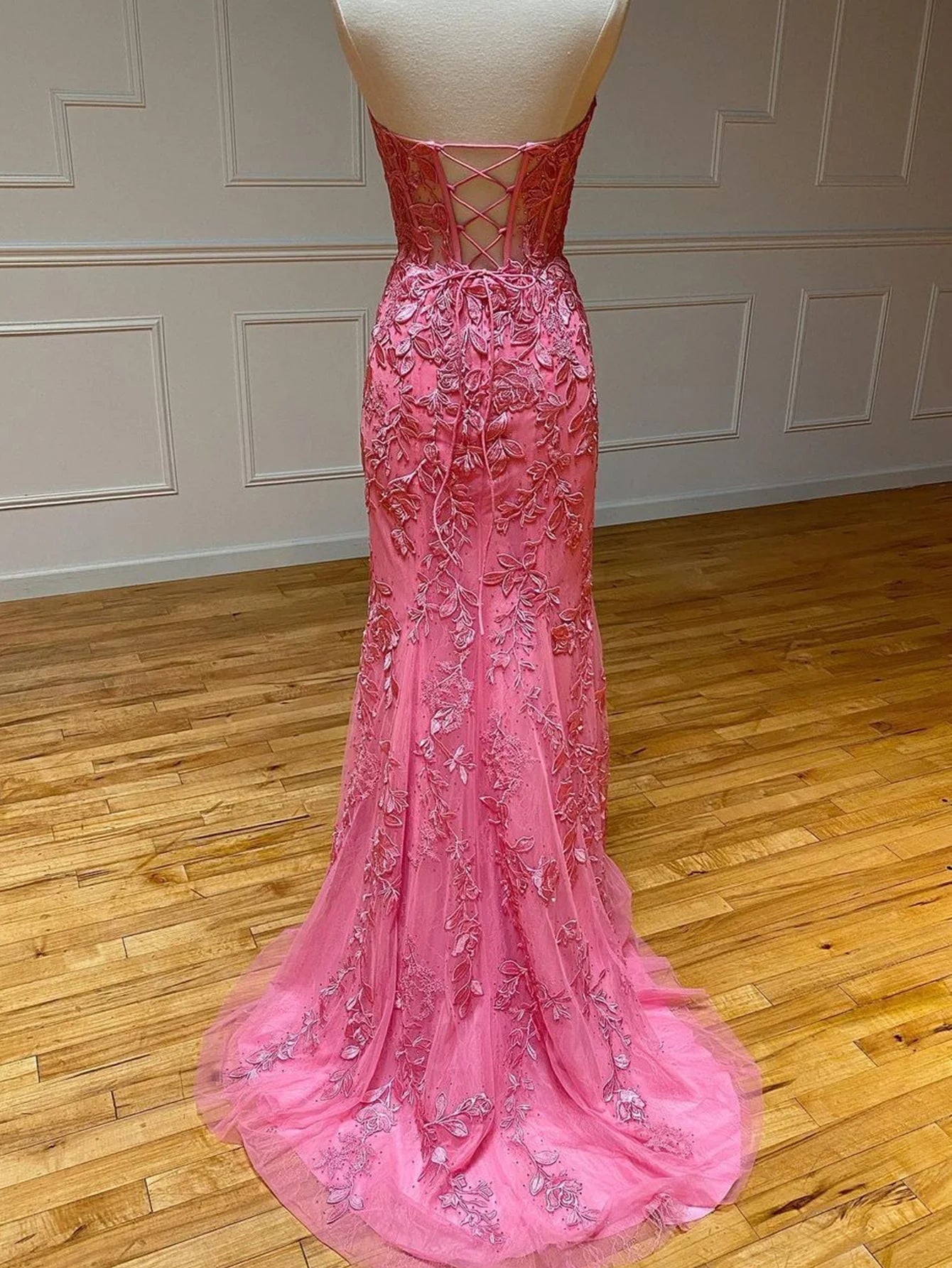 Vestido de fiesta largo de encaje de sirena con apliques
