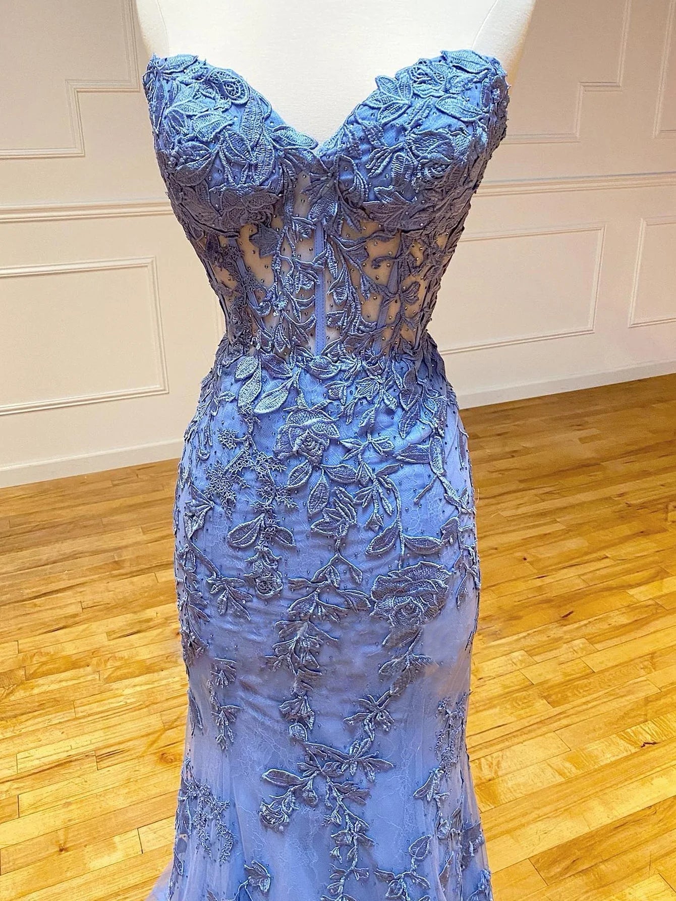 Vestido de fiesta largo de encaje de sirena con apliques