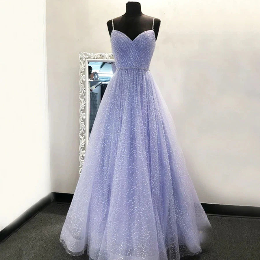 Vestidos de fiesta largos de noche con escote corazón, tirantes finos y cuentas color lavanda